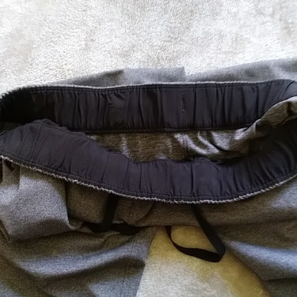 Lululemon On The Fly pants - Picture 10 of 10